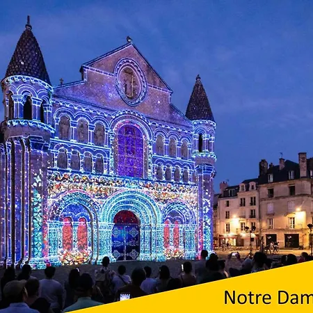 Le Girouard - Center - Private Parking - Wifi, Netflix Apartment