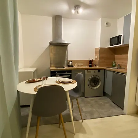 Le Girouard - Center - Private Parking - Wifi, Netflix Apartment Poitiers