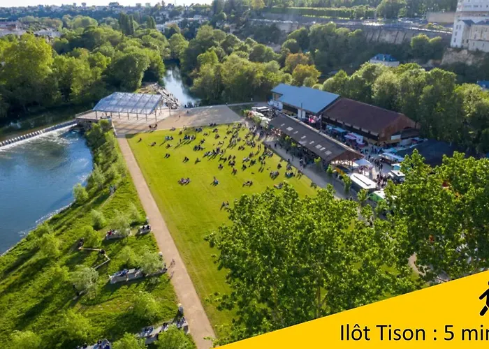 Апартаменты Le Girouard - Center - Private Parking - Wifi, Netflix Пуатье