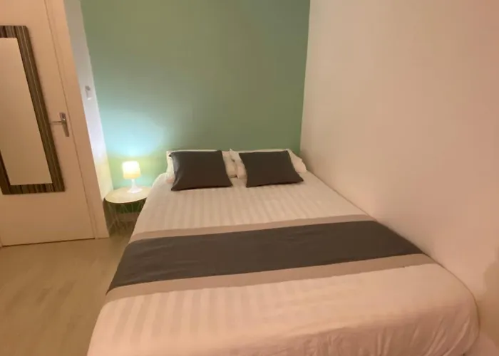 Апартаменты Le Girouard - Center - Private Parking - Wifi, Netflix *